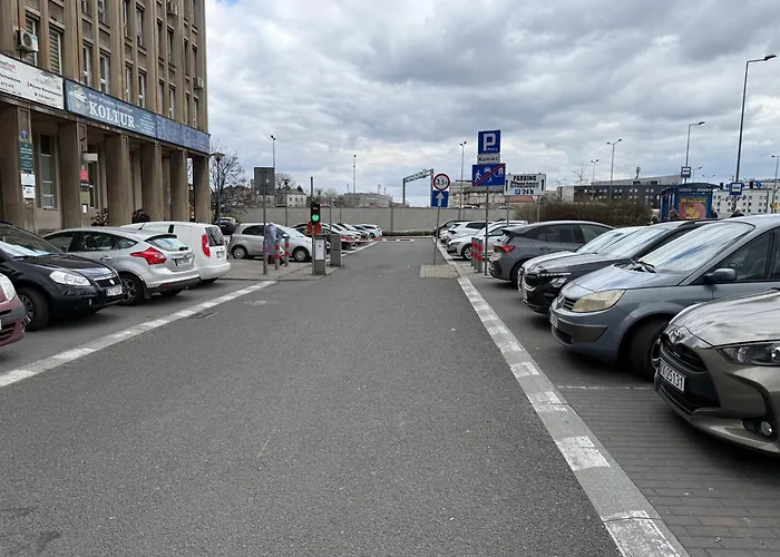 Discover s - Lubomirskiego St - Classic & Modern - Near Main Station, Netflix And Ac